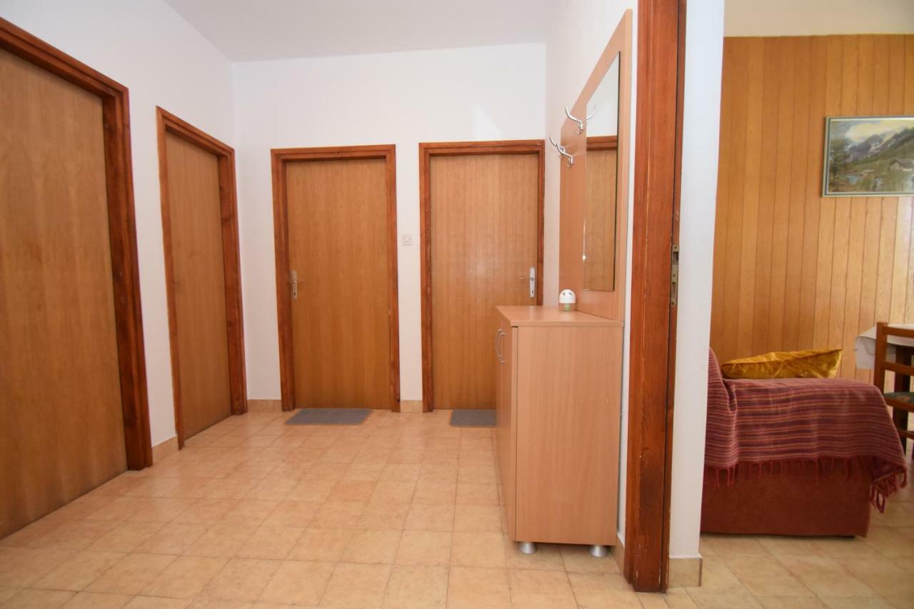 Apartments Ivan Starigrad Paklenica Buitenkant foto
