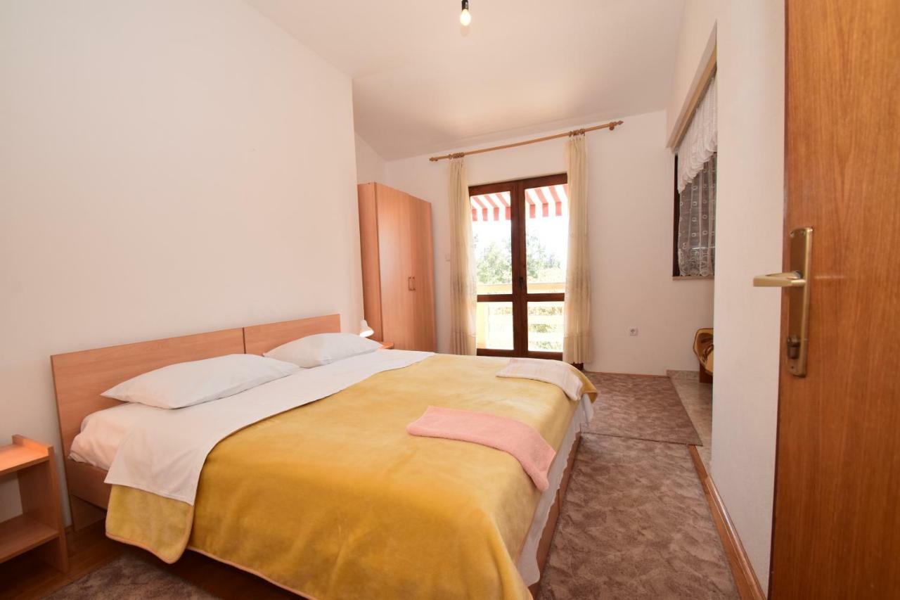 Apartments Ivan Starigrad Paklenica Buitenkant foto