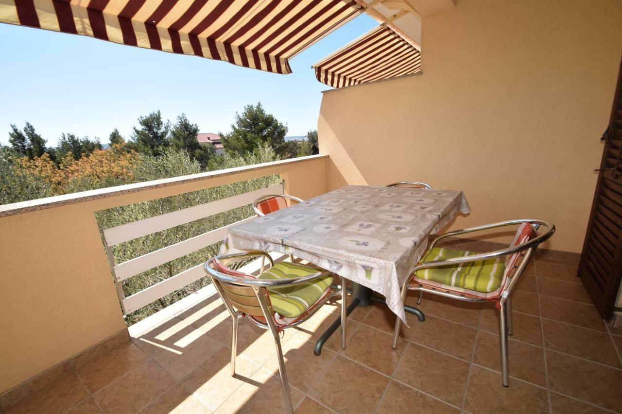 Apartments Ivan Starigrad Paklenica Buitenkant foto