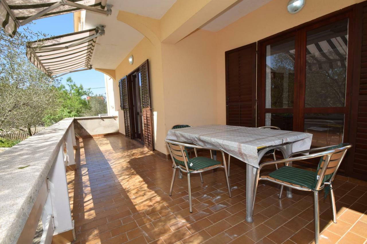 Apartments Ivan Starigrad Paklenica Buitenkant foto