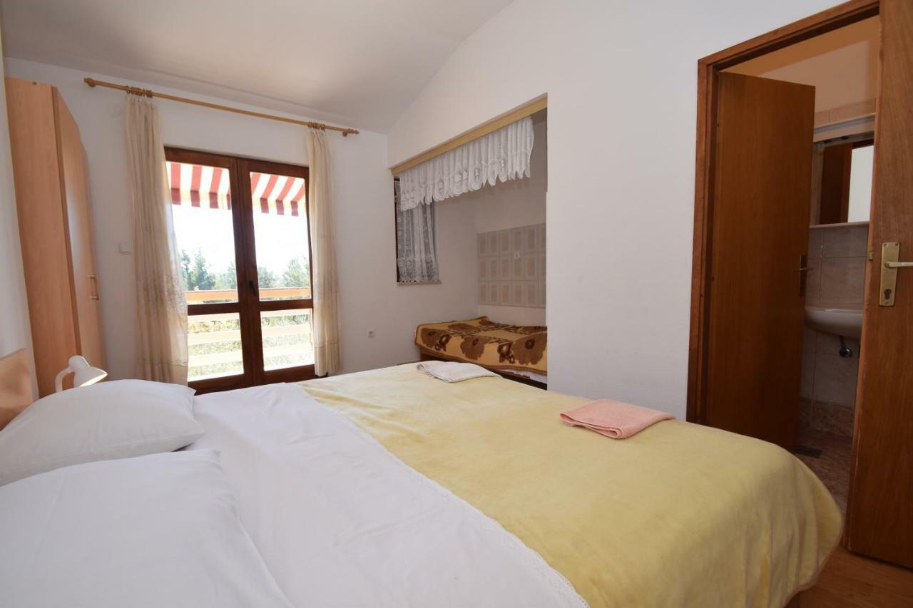 Apartments Ivan Starigrad Paklenica Buitenkant foto